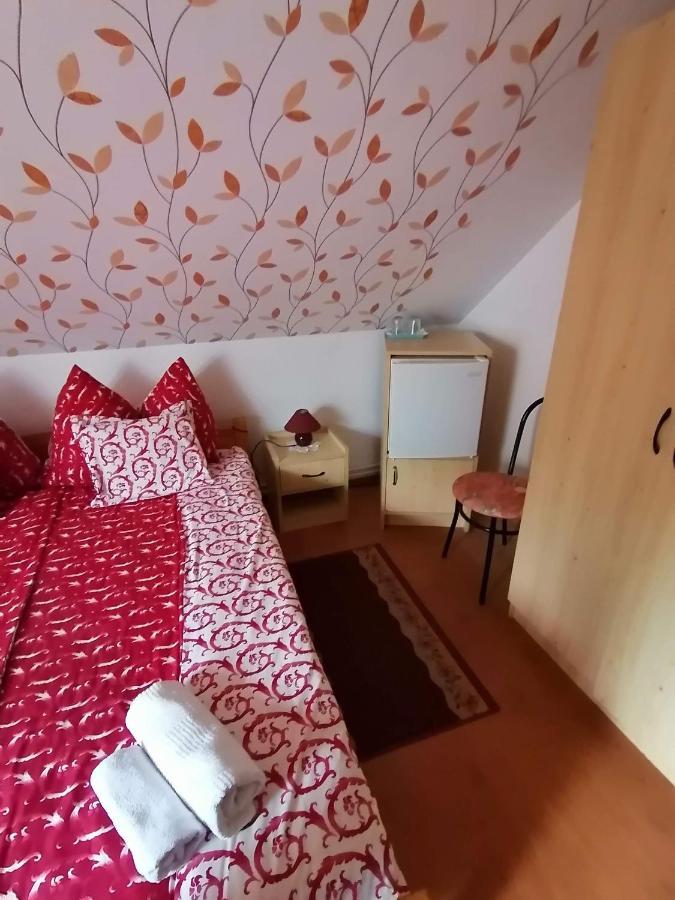 Joos Apartman Sarvar Exterior photo